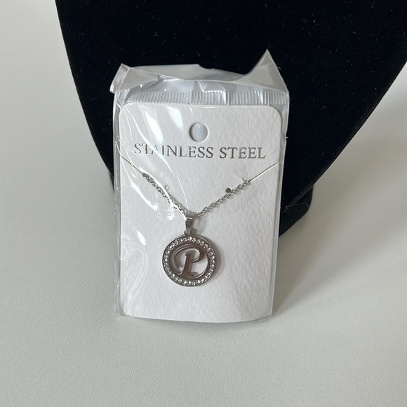 NWT Dainty Round Alphabet Necklaces - Picture 4 of 8